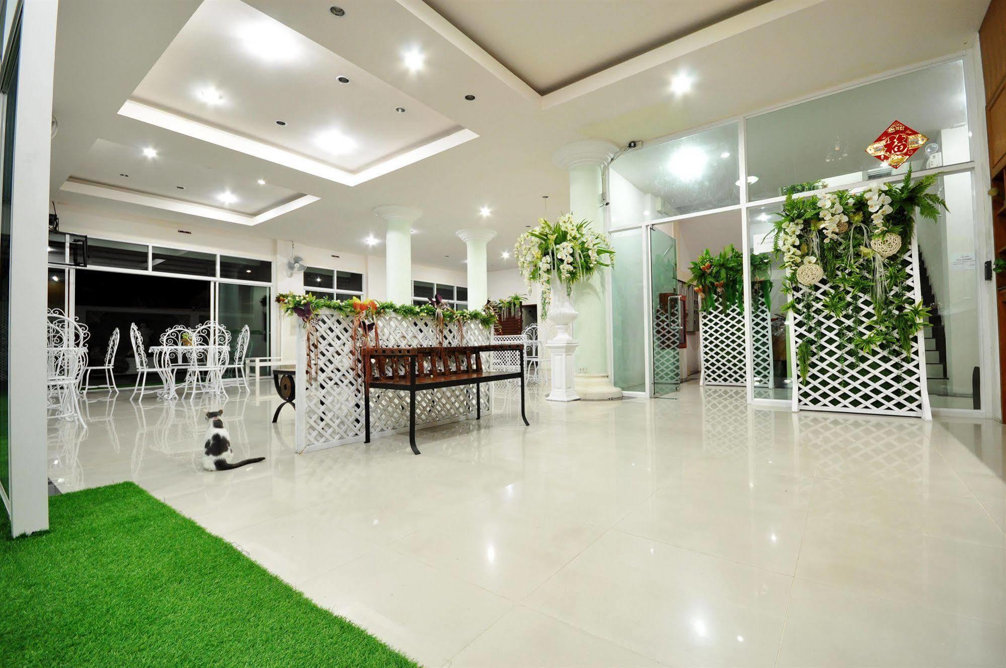 Oyo 792 Omsaga Phuket Hotel Exterior photo
