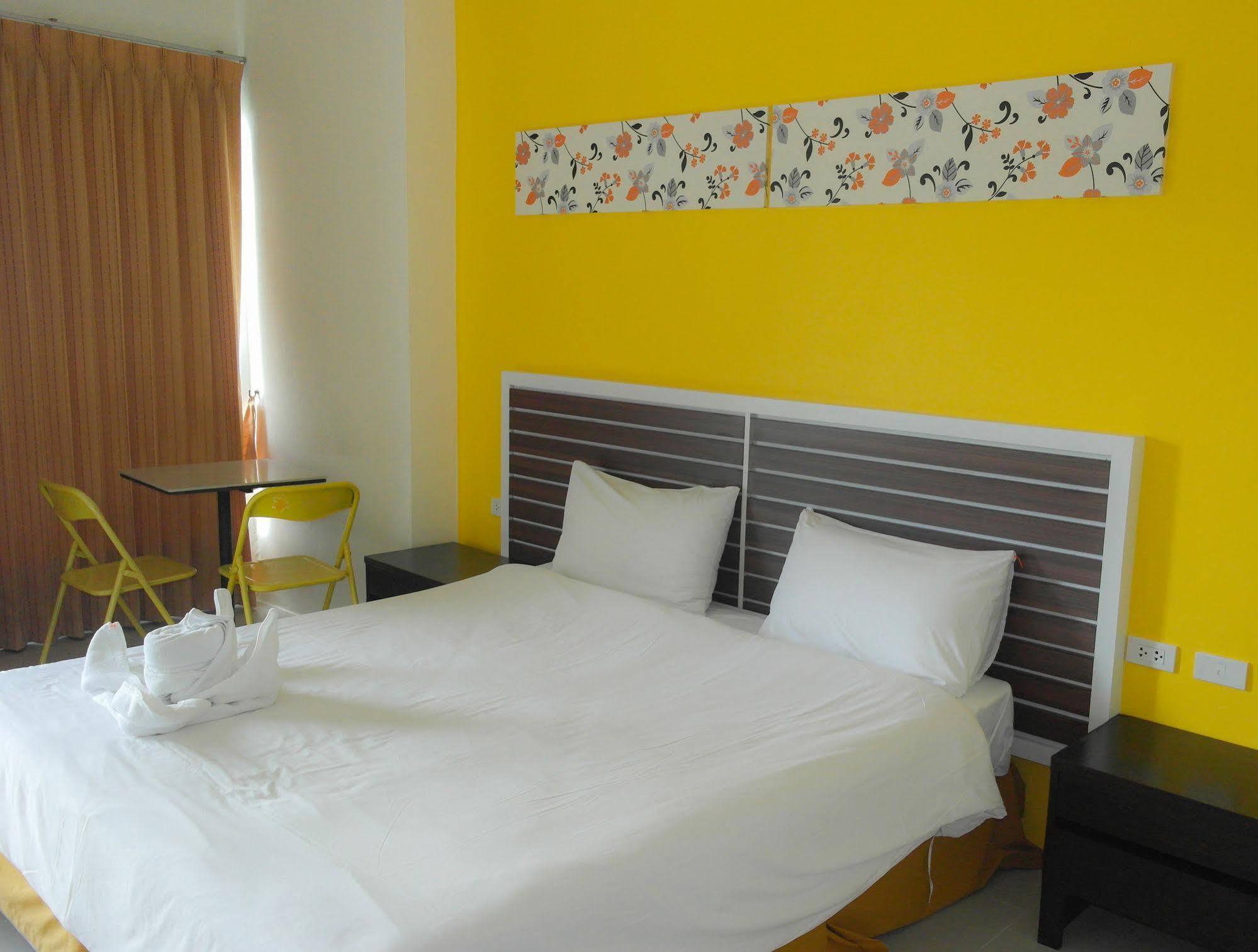 Oyo 792 Omsaga Phuket Hotel Exterior photo