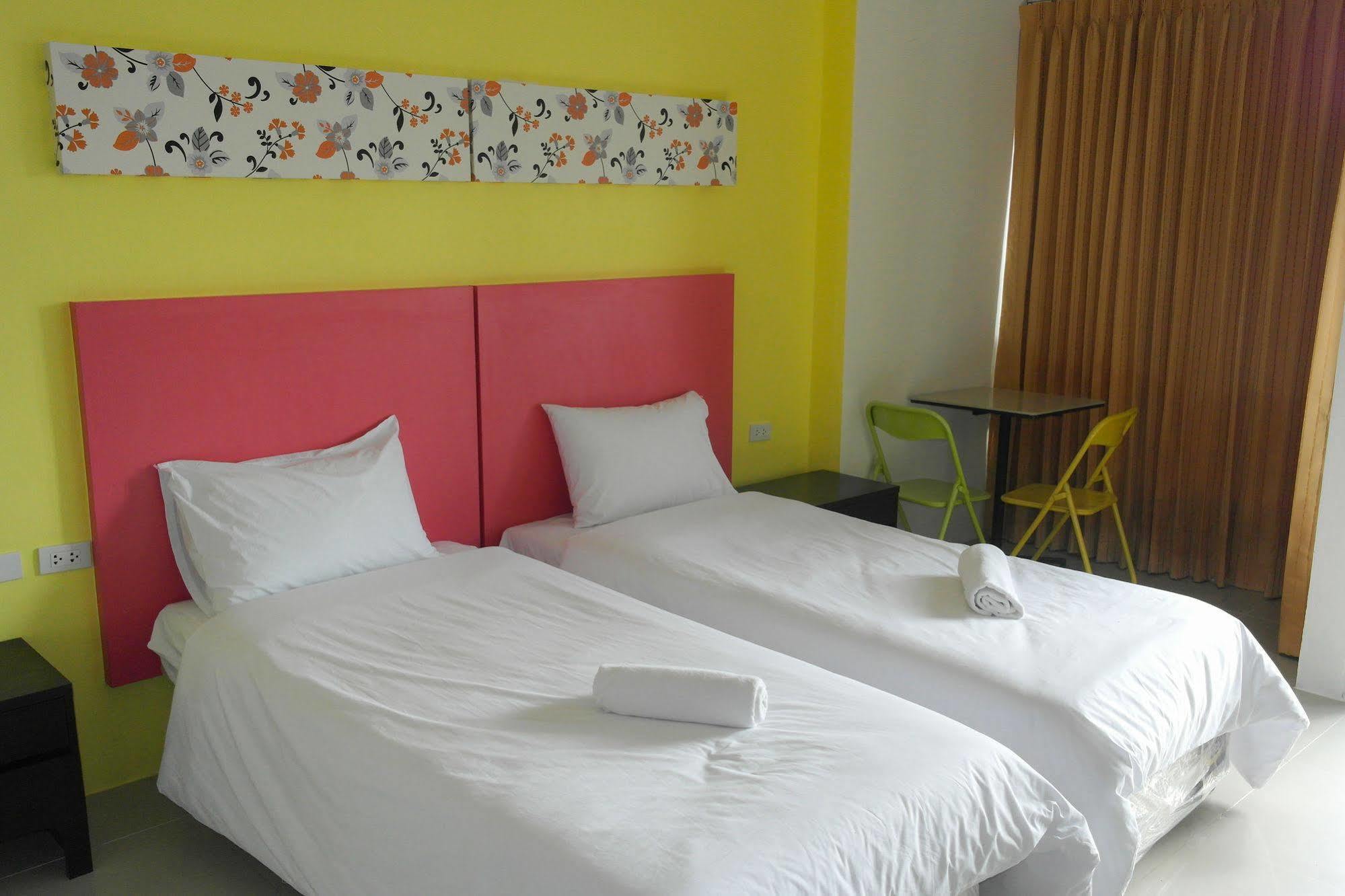 Oyo 792 Omsaga Phuket Hotel Exterior photo
