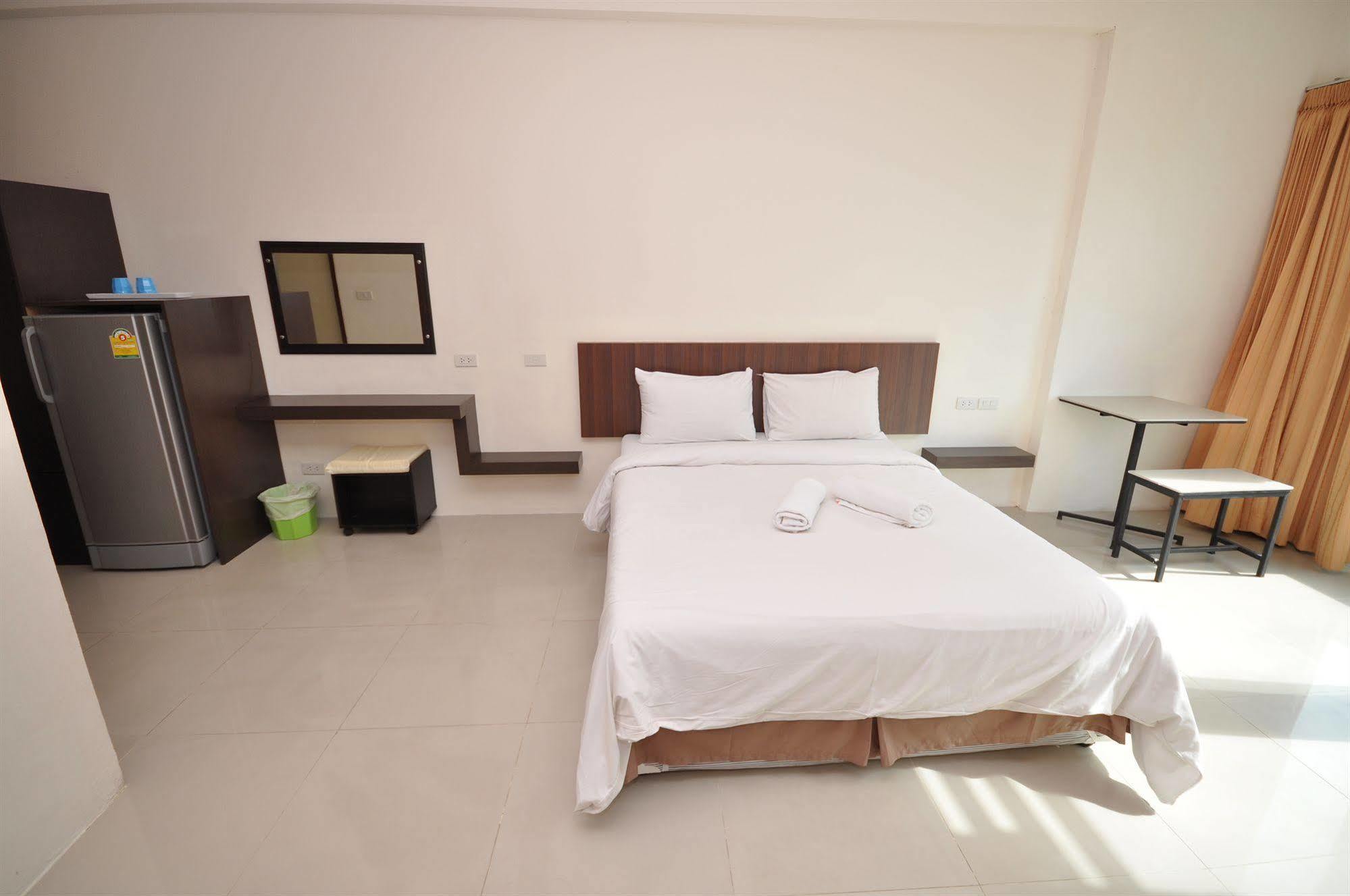 Oyo 792 Omsaga Phuket Hotel Exterior photo