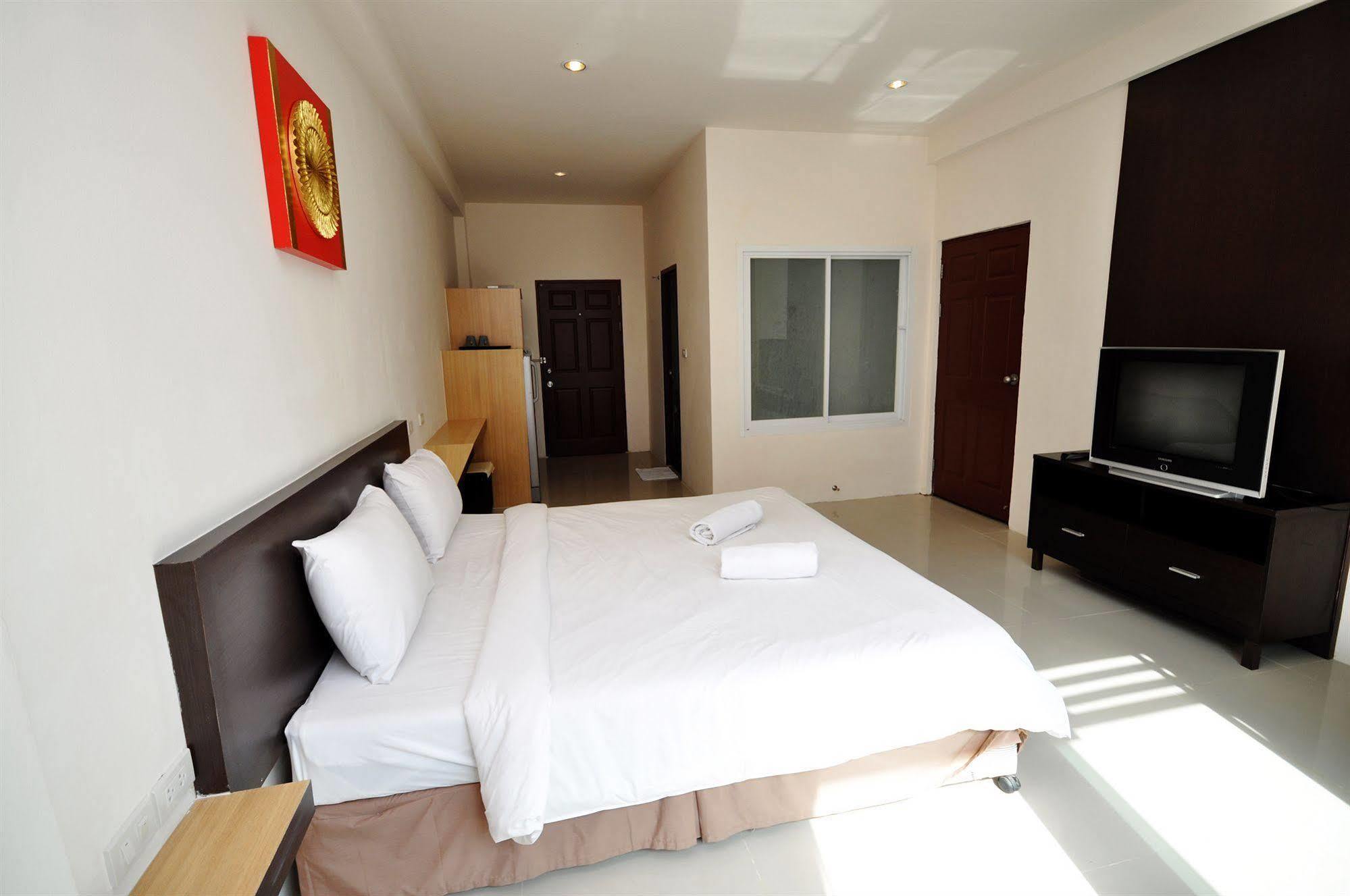 Oyo 792 Omsaga Phuket Hotel Exterior photo