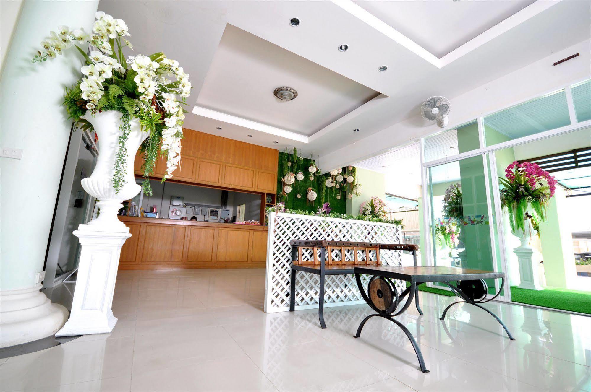 Oyo 792 Omsaga Phuket Hotel Exterior photo
